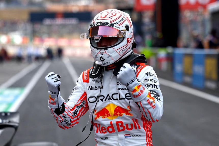 Verstappen respinge la rimonta McLaren e vince un emozionante GP del Giappone a Suzuka
